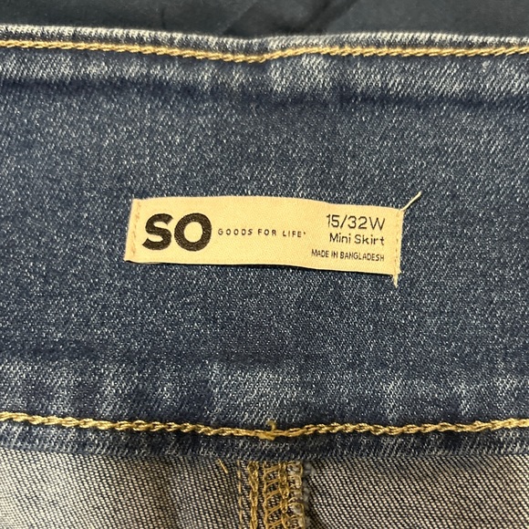 Juniors' SO  Front Slit Mini Skirt SZ 15 - Picture 4 of 4